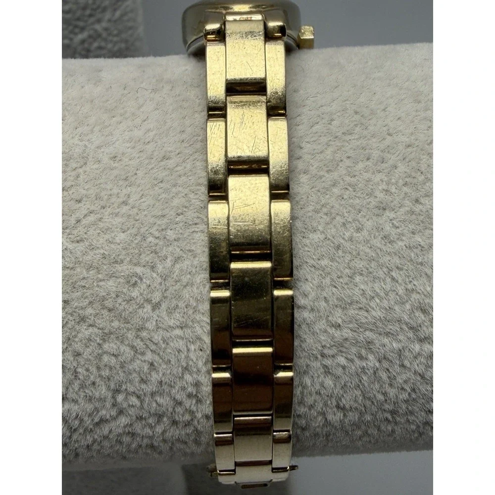 Citizen some wearing couple
